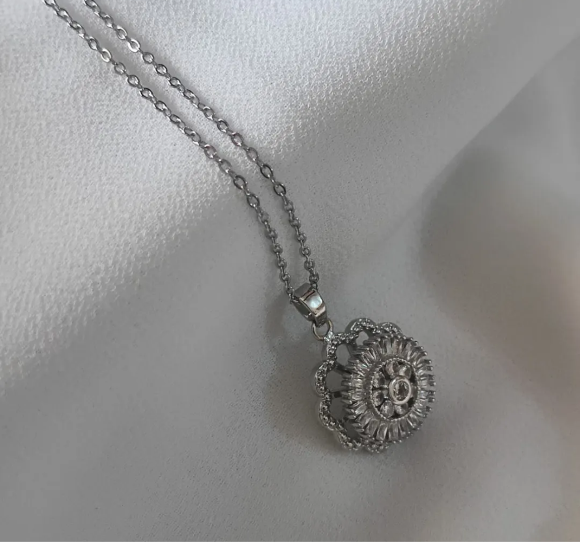 Royal Radiance Pendant Necklace