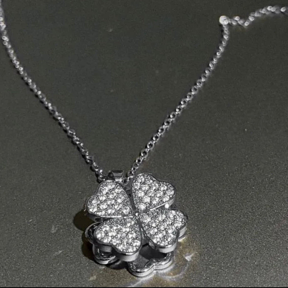 Lucky Grass Pendant Necklace | Spinner necklace