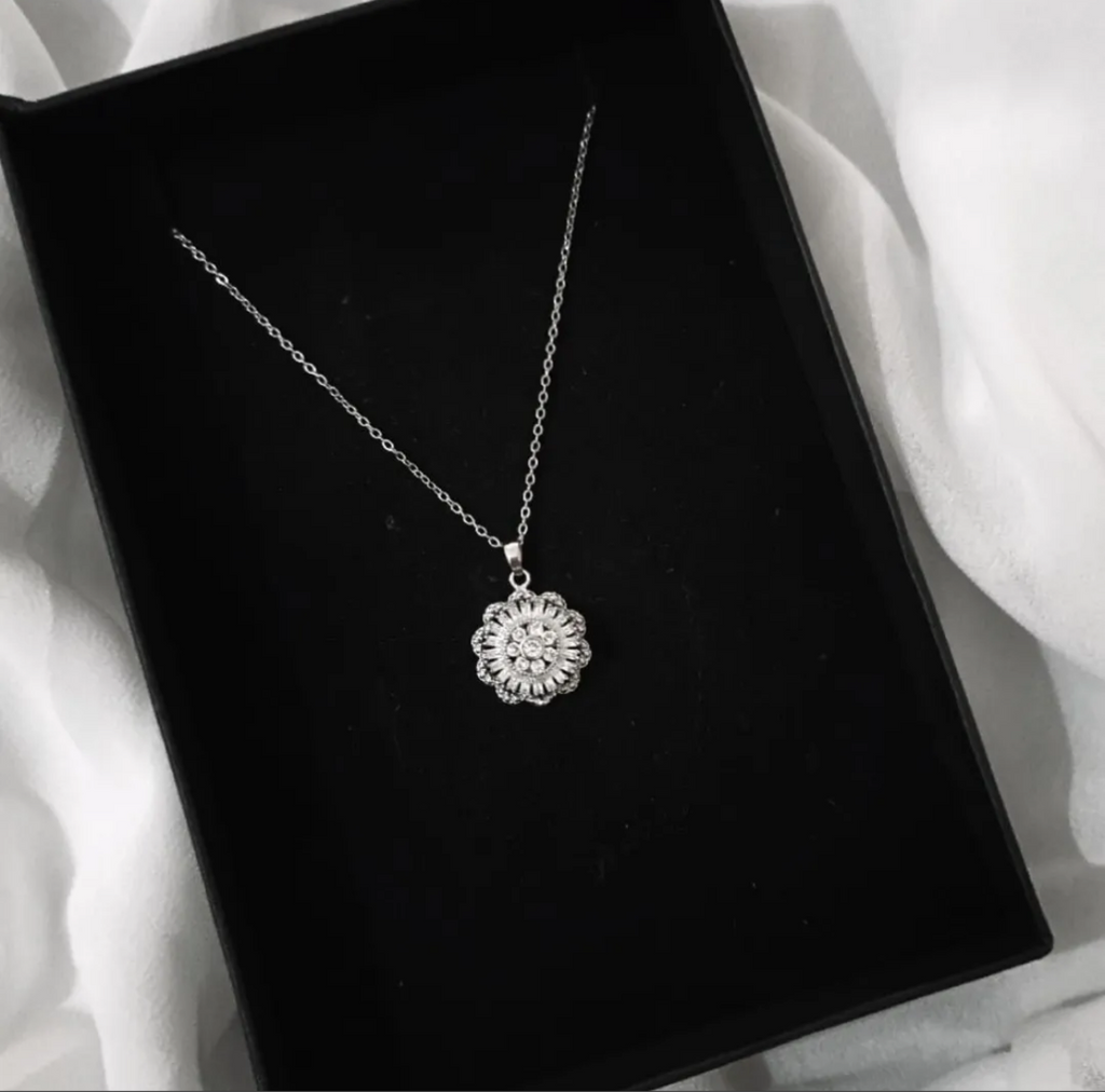 Royal Radiance Pendant Necklace